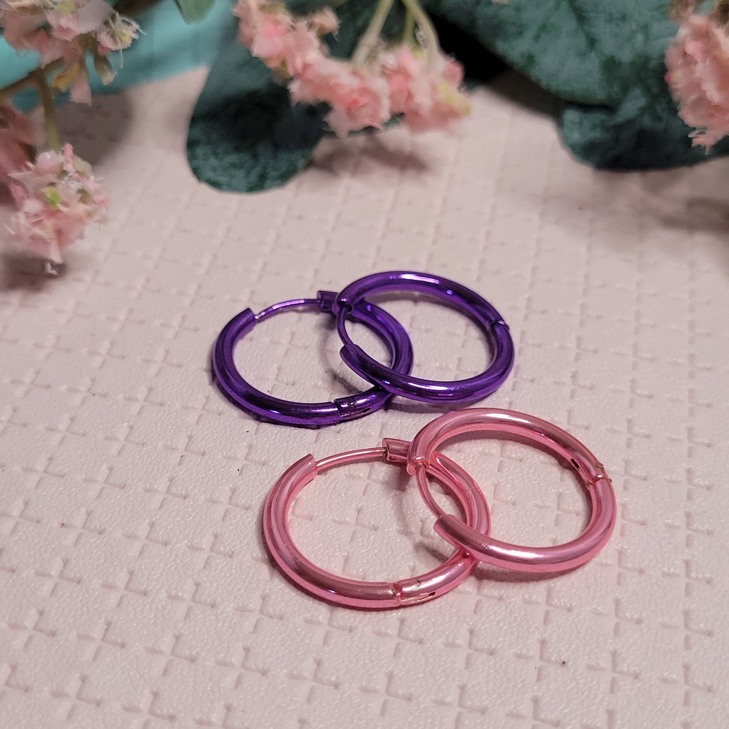 Huggie Hoop Earrings Pink 2mm / Black Rose Gold Rainbow 2.5mm thickness / Stainless Steel / 18mm