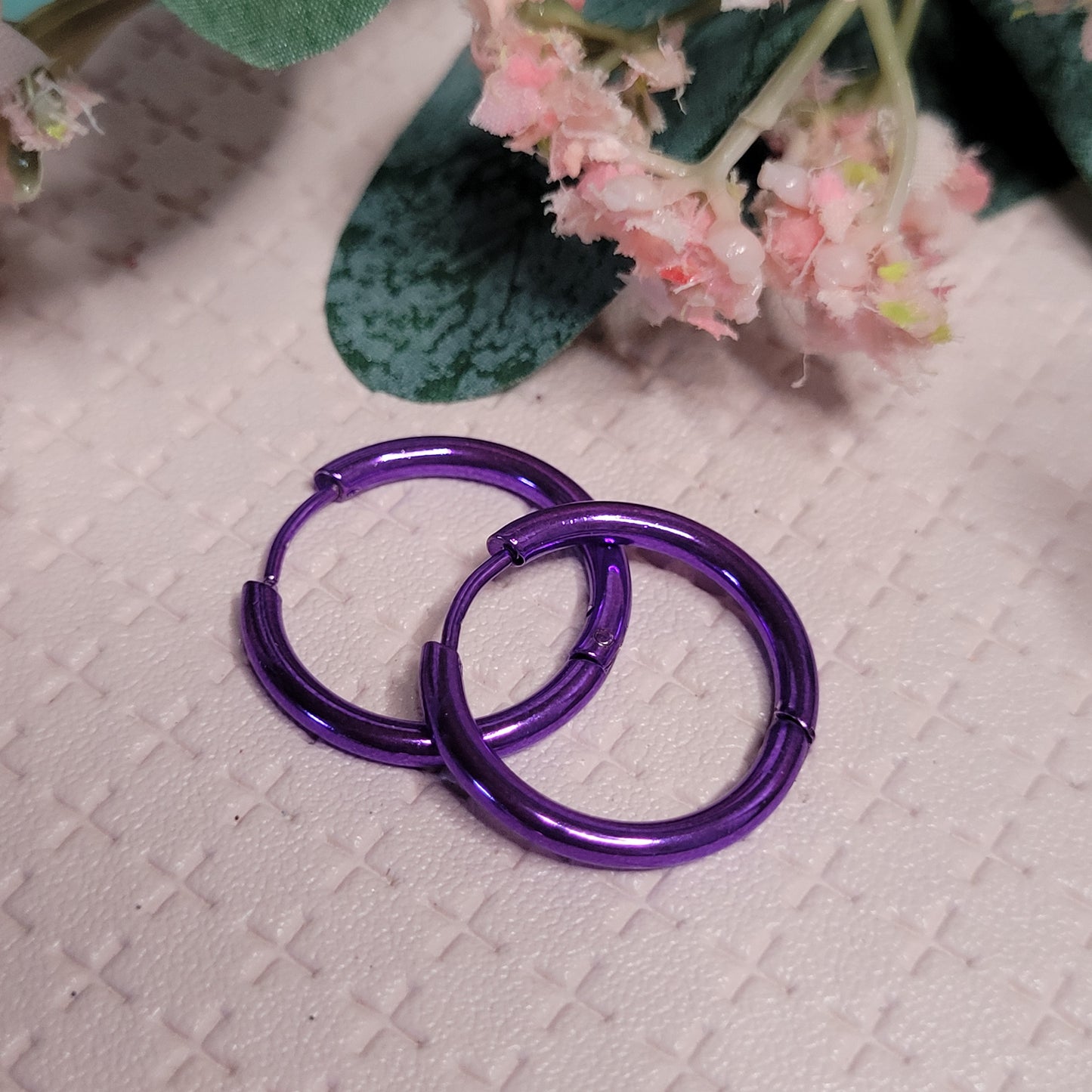 Huggie Hoop Earrings Pink 2mm / Black Rose Gold Rainbow 2.5mm thickness / Stainless Steel / 18mm