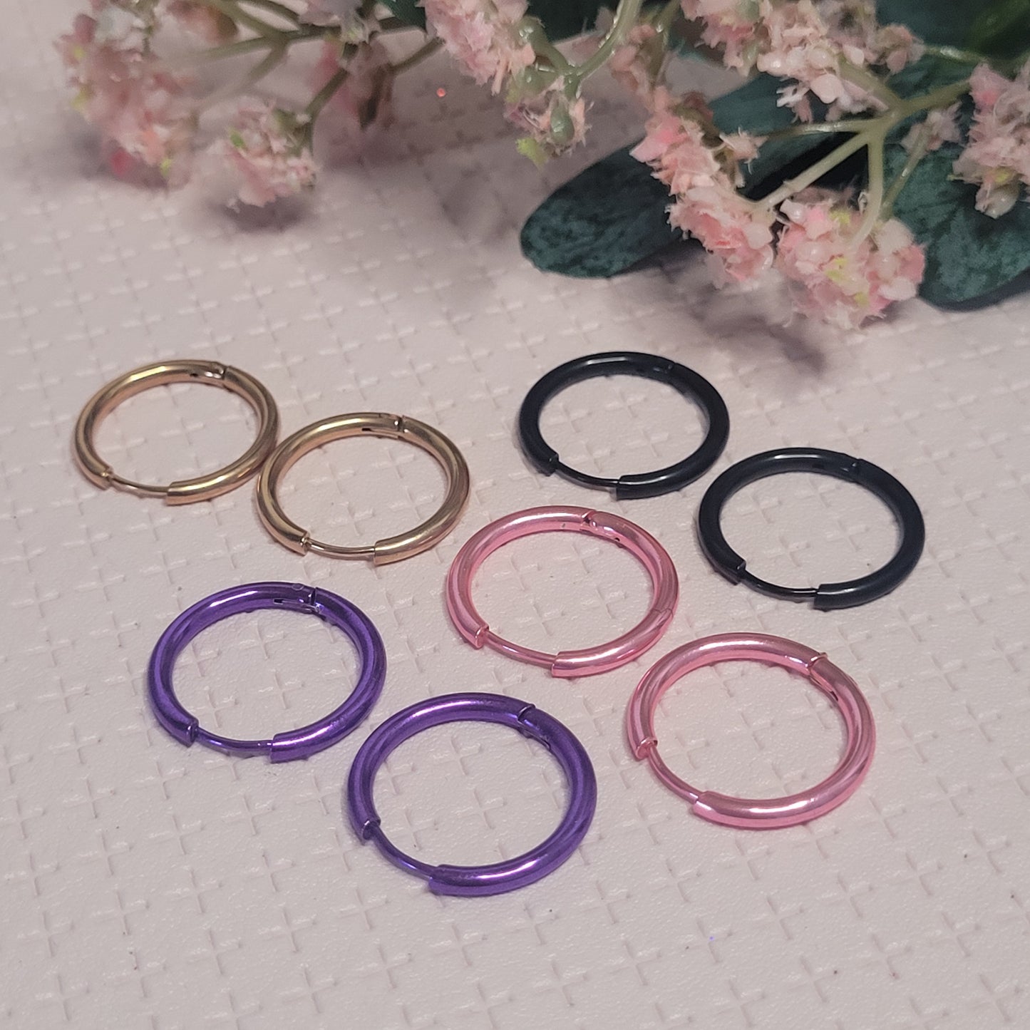 Huggie Hoop Earrings Pink 2mm / Black Rose Gold Rainbow 2.5mm thickness / Stainless Steel / 18mm